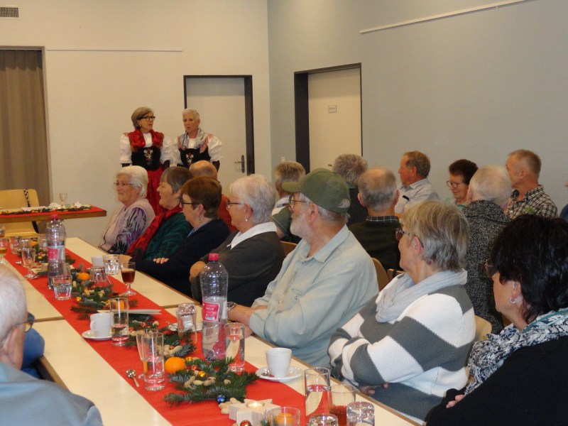 Kirche-Ennetmoos-Senioren-Unterhaltung-2025-11-27-04