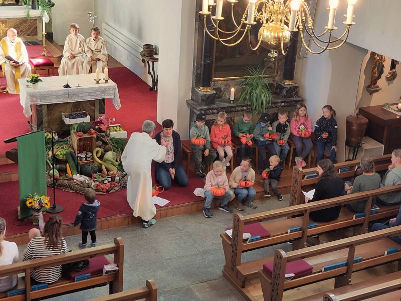 Kirche-Ennetmoos-FG-Erntedank-2026-09-20-02